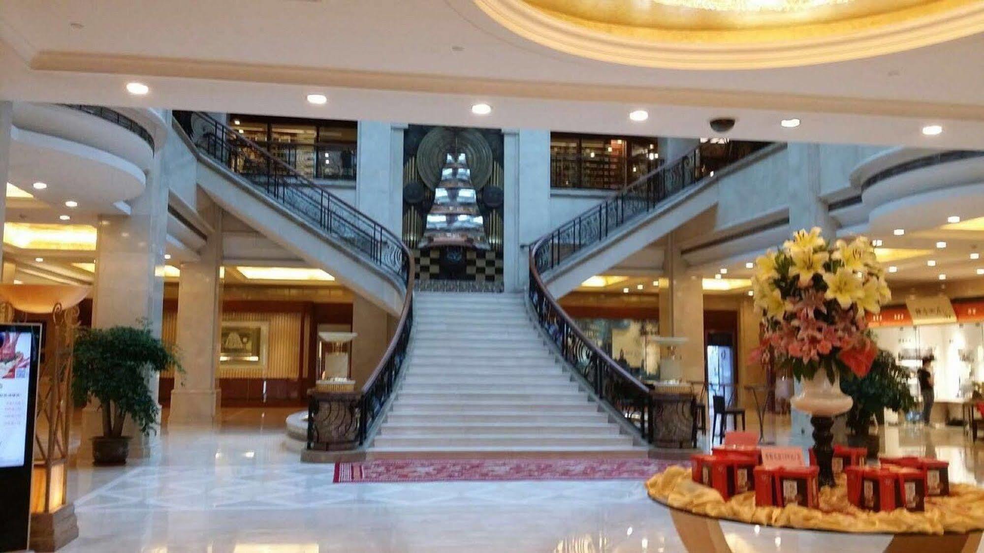 Inn Fine Hotel Dalian Exteriör bild
